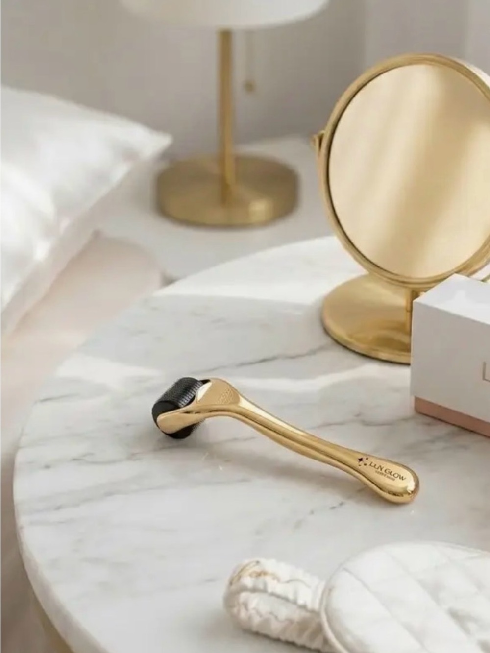 LUX Glow Skin Care Gold Derma Roller Tool Facial Skin Rejuvenation Anti-Aging - Picture 3 of 4